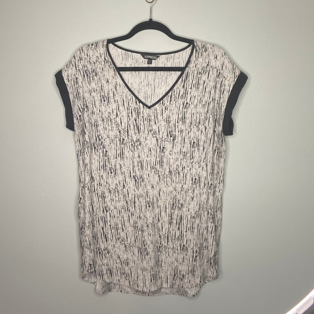 EUC Express Rolled Sleeve V-Neck Large Shirt